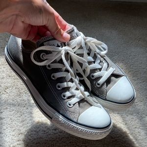 Gray low top converse